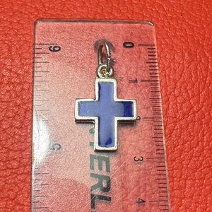 Retro kis tűzzománc kereszt nyakláncra � vintage vallásos ékszer az 1970�80-as évekből - ékszer - nyaklánc - medálos nyaklánc - Meska.hu