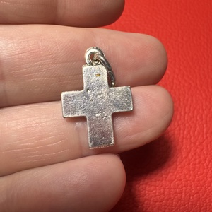 Retro kis tűzzománc kereszt nyakláncra � vintage vallásos ékszer az 1970�80-as évekből - ékszer - nyaklánc - medálos nyaklánc - Meska.hu