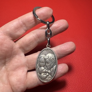 Szűz Mária medálos kulcstartó � vintage vallásos ékszer az 1970�80-as évekből - ékszer - nyaklánc - medálos nyaklánc - Meska.hu
