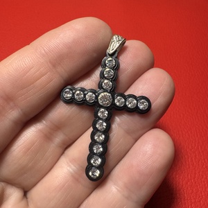 Retro fekete kereszt nyakláncra � vintage vallásos ékszer az 1970�80-as évekből - ékszer - nyaklánc - medálos nyaklánc - Meska.hu