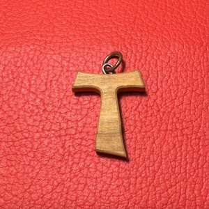 Antoniusz kereszt, Tau kereszt olajfa kereszt nyakláncra � vintage vallásos ékszer az 1970�80-as évekből - ékszer - nyaklánc - medálos nyaklánc - Meska.hu