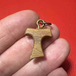 Antoniusz kereszt, Tau kereszt olajfa kereszt nyakláncra � vintage vallásos ékszer az 1970�80-as évekből - ékszer - nyaklánc - medálos nyaklánc - Meska.hu