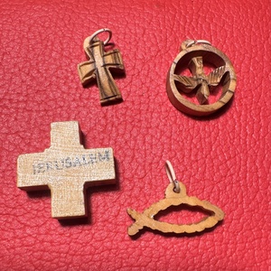 Vallási jelképek Szentföldről, olajfa kereszt nyakláncra � vintage vallásos ékszer az 1970�80-as évekből, Ékszer, Nyaklánc, Medálos nyaklánc, Ékszerkészítés, MESKA