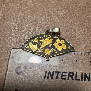24karát aranyozott Damascene medál, vintage damaszkén nyaklánc, aranyozott medál bőr láncon, toledói nyakék, nyaklánc - ékszer - kitűző és bross - Meska.hu