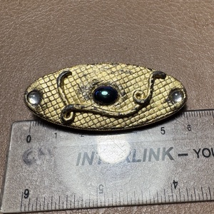 Érdekes gyurma BROSS az 1980-as évekből, gyönyörű elegáns kitűző, pin szövetkabátra, blúzra,  blézerre retro kitűző - ékszer - kitűző és bross - Meska.hu