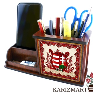 Ajándék tanárnak, tanárnőnek, óvónéninek, dadusnak Írószertartó, telefontartó, egyedi felirat címer #IT03-10 - Meska.hu