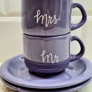 Kávéscsésze kistányérral Mr. és Mrs egyedi rendelésre - Meska.hu
