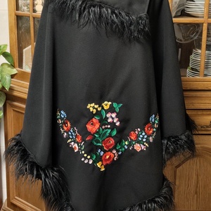 Hímzett poncsó, Ruha & Divat, Női ruha, Kabát, Hímzés, Varrás, MESKA