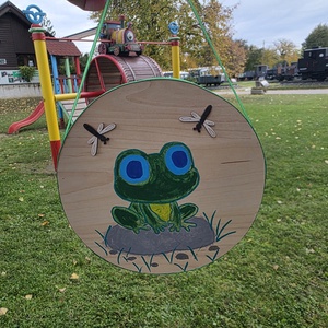 Kézzel festett békás falidekor  újrahasznosított laminált parkettából, egyedi fa dekoráció - otthon & életmód - babaszoba, gyerekszoba - babaszoba kép - Meska.hu