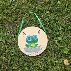 Kézzel festett békás falidekor  újrahasznosított laminált parkettából, egyedi fa dekoráció - otthon & életmód - babaszoba, gyerekszoba - babaszoba kép - Meska.hu