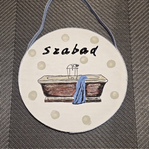 Kézzel festett, kétoldalas tábla,  3D felirat falusi szállásokba, nyaralóba, vendégházba, airbnb-be, lakád-és házavatóra, Otthon & Életmód, Dekoráció, Ajtó- és ablak dekoráció, Ajtótábla, Festészet, Festett tárgyak, MESKA