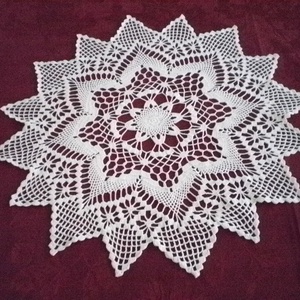 Horgolt terítő 46 cm átmérőjű - Meska.hu