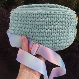 Horgolt övtáska crossbody menta színben, Táska & Tok, Kézitáska & válltáska, Vállon átvethető táska, , MESKA