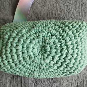 Horgolt övtáska crossbody menta színben - táska & tok - kézitáska & válltáska - vállon átvethető táska - Meska.hu