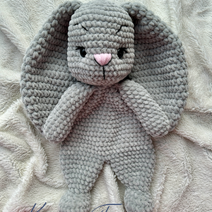 Horgolt amigurumi nyuszis szundikendő, Játék & Sport, 3 éves kor alattiaknak, Alvóka & Rongyi, Horgolás, MESKA