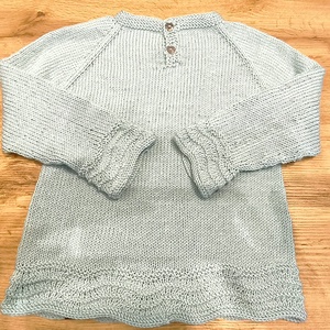 Kislány pulóver csipke kötéssel  - ruha & divat - gyerekruha - pulóver - Meska.hu