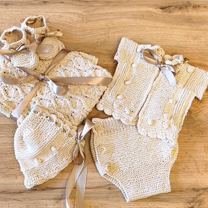 Komplett bébi szett, baba takaró, kis nadrág, felső, sapka és lábbeli  - baba - mama - babaruházat - babaruha szett - Meska.hu