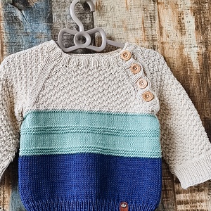 Divatos 3 szinü gombos kisfiú pulóver, Baba - mama, Babaruházat, Baba pulóver, Kötés, MESKA