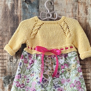 Kislány ruhák kézzel kötött sárga-barack-pink felső résszel  - baba - mama - babaruházat - baba ruhák - Meska.hu