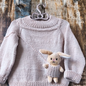 Gyerek pulóver plüss nyuszival a zsebben  - baba - mama - babaruházat - baba pulóver - Meska.hu