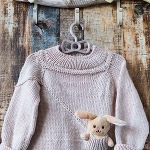 Gyerek pulóver plüss nyuszival a zsebben  - baba - mama - babaruházat - baba pulóver - Meska.hu