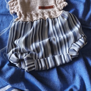 Rövid ujjú rugdalodzó kézzel kötött felső résszel  - baba - mama - babaruházat - baba body - Meska.hu