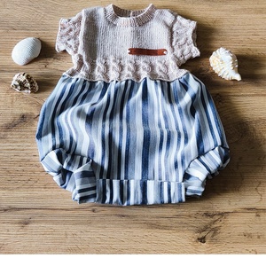 Rövid ujjú rugdalodzó kézzel kötött felső résszel  - Meska.hu