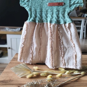 Egyedi rövid ujjú kislány ruha pamut fonalból kézzel kötött felső résszel  - baba - mama - babaruházat - baba body - Meska.hu