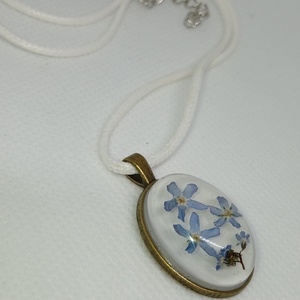 Valódi nefelejcs virágokkal díszített ovális alakú medál - ékszer - nyaklánc - medál - Meska.hu