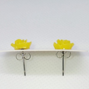 Sárga színű, rózsa alakú fülbevaló - ékszer - fülbevaló - fülékszer - Meska.hu