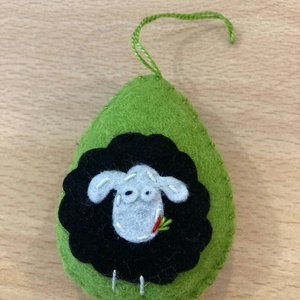 Húsvéti tojásdísz - bárány zöld2 - otthon & életmód - dekoráció - fali és függő dekoráció - függődísz - Meska.hu