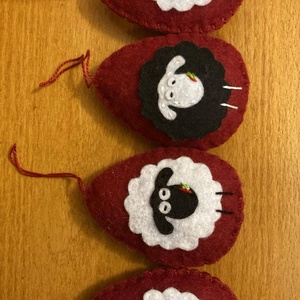 Húsvéti tojásdísz - bárány bordó2, Otthon & Életmód, Dekoráció, Fali és függő dekoráció, Függődísz, Varrás, MESKA