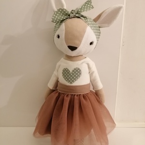 Őzike lány tüll szoknyában szívecskés feslőben - kézműves , textil játékfigura - Meska.hu
