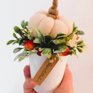 Mini tökös dísz  -gipsz kaspóban gazdagon díszítve - Meska.hu