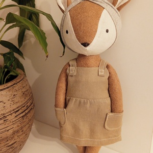 Őzike -  kantáros ruhában - kézműves, öltöztethető gyerekjáték - játék & sport - plüssállat & játékfigura - más figura - Meska.hu