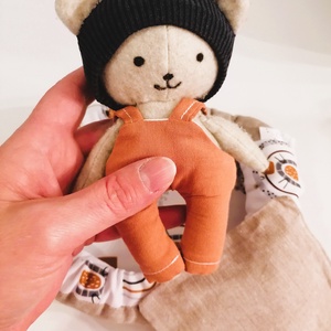 Mini maci, mini fészekben - kézműves textil játékfigura - játék & sport - plüssállat & játékfigura - maci - Meska.hu
