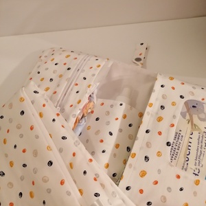 Color dots on white- Pelenkázó neszesszer, vízhatlan pelenkázó alátéttel - táska & tok - pelenkatáska - pelenkatartó tok - Meska.hu