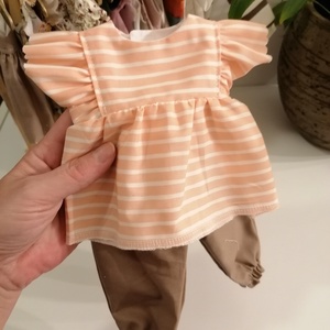 Ruházat, fodros felső-buggyos nacival -  Textiljáték figurákra (Maci, Őzi, Nyuszi, Kutyus, Egérke, Panda) - Meska.hu