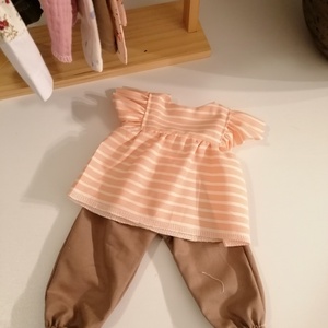 Ruházat, fodros felső-buggyos nacival -  Textiljáték figurákra (Maci, Őzi, Nyuszi, Kutyus, Egérke, Panda) - játék & sport - baba & babaház - babaruha, babakellék - Meska.hu