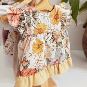 Ruházat, virágos ruha, kalappal -  Textiljáték figurákra (Maci, Őzi, Nyuszi, Kutyus, Egérke, Panda) - Meska.hu