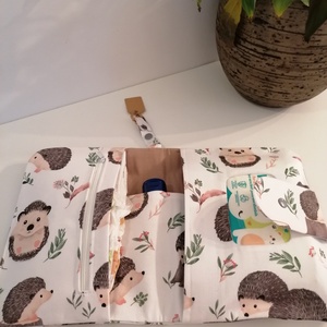 Happy Hedgehog - Pelenkázó neszesszer  - baba - mama - pelenkázó, babafürdető kellékek - pelenkázó neszeszer, pelenkatartó - Meska.hu