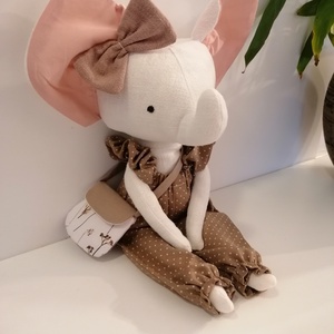 Elefánt kislány kantáros, buggyos overálban - kézműves textil játékfigura, öltöztethető, Játék & Sport, Plüssállat & Játékfigura, Elefánt, , MESKA