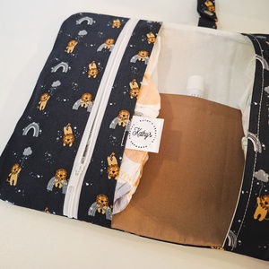 Lions on bluee - pelenkázó neszesszer - baba - mama - pelenkázó, babafürdető kellékek - pelenkázó neszeszer, pelenkatartó - Meska.hu