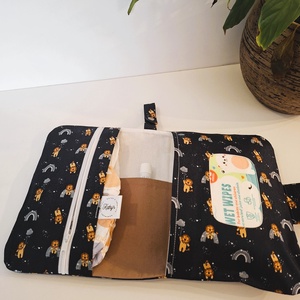 Lions on bluee - pelenkázó neszesszer - baba - mama - pelenkázó, babafürdető kellékek - pelenkázó neszeszer, pelenkatartó - Meska.hu