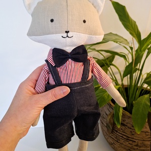 Rókafiú, kantáros nadrágban, ingben  - kézműves , textil játékfigura  - játék & sport - plüssállat & játékfigura - róka - Meska.hu