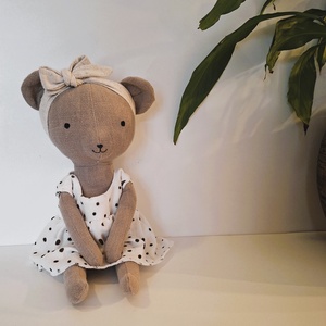 Maci lány pöttyös ruhában - kézműves, öltöztethető textiljáték figura - játék & sport - plüssállat & játékfigura - maci - Meska.hu