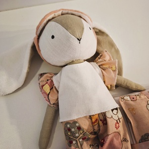 Nyuszi lány,pizsiben, ágyneművel, alvómaszkkal - kézműves gyerekjáték, öltöztethető játékfigura - játék & sport - plüssállat & játékfigura - nyuszi - Meska.hu