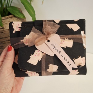 Anyáknapi meglepetés szett - kiskönyv borító és apró neszesszer, Táska & Tok, Neszesszer, , MESKA