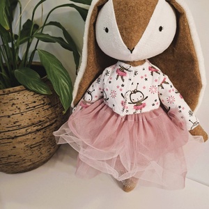 Nyuszi lány, tüll szoknyában, kabátban - kézműves gyerekjáték, öltöztethető játékfigura, Játék & Sport, Plüssállat & Játékfigura, Nyuszi, , MESKA