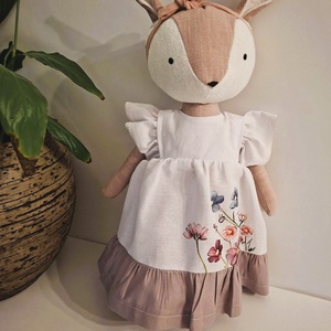 Romantikus ruházatú őzike - lenvászon, kézműves textiljáték figura - játék & sport - plüssállat & játékfigura - őzike, szarvas - Meska.hu